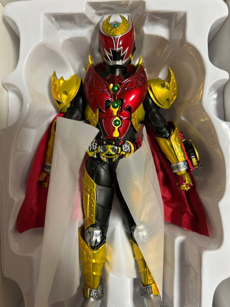 S.H.Figuarts 真骨彫製法　仮面ライダーキバ　エンペラーフォーム