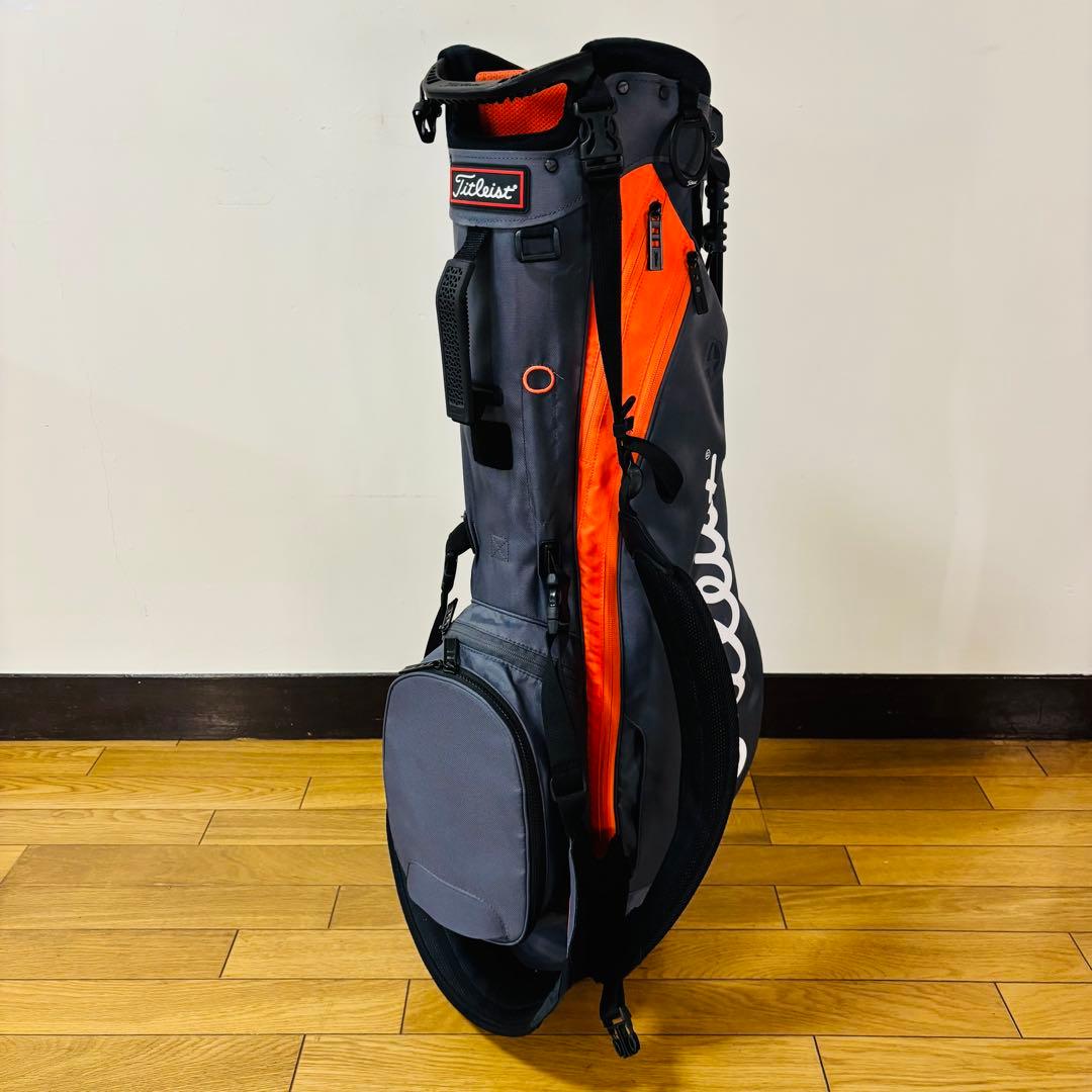 【ほぼ未使用品】タイトリスト キャディバッグ スタンド式送料込み　4分割