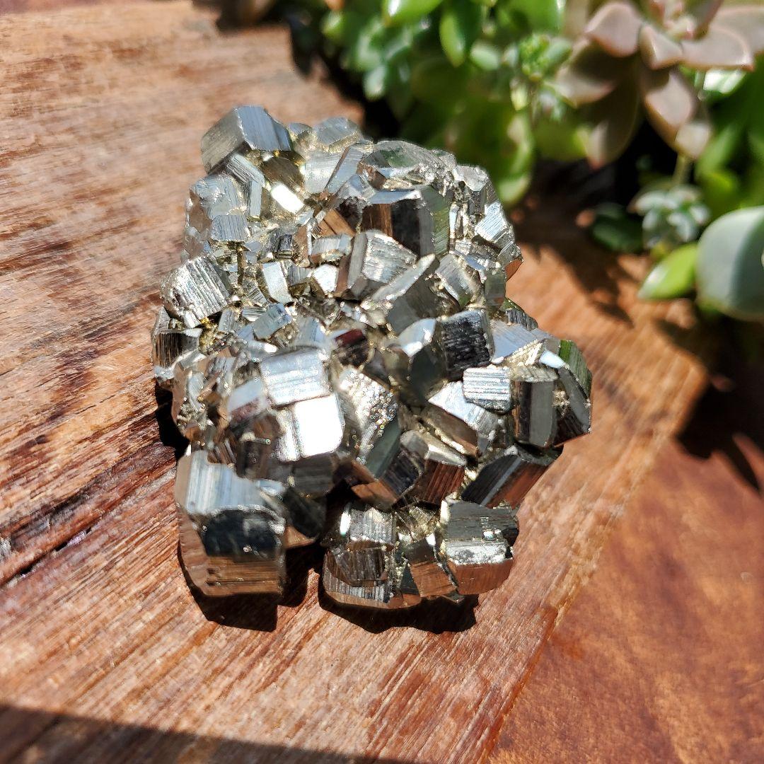 パイライト鉱石　結晶　原石　10　ペルー産　黄鉄鉱