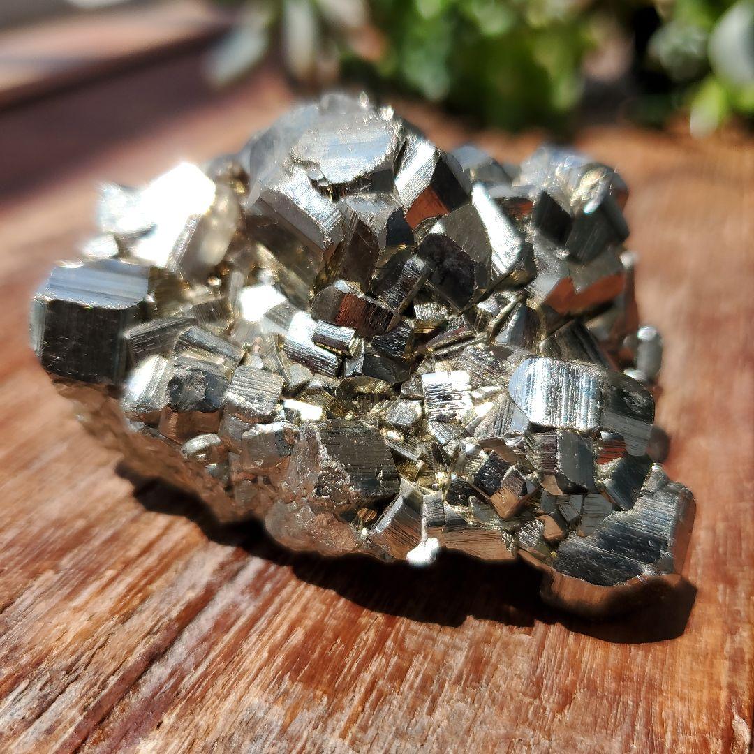 パイライト鉱石　結晶　原石　10　ペルー産　黄鉄鉱