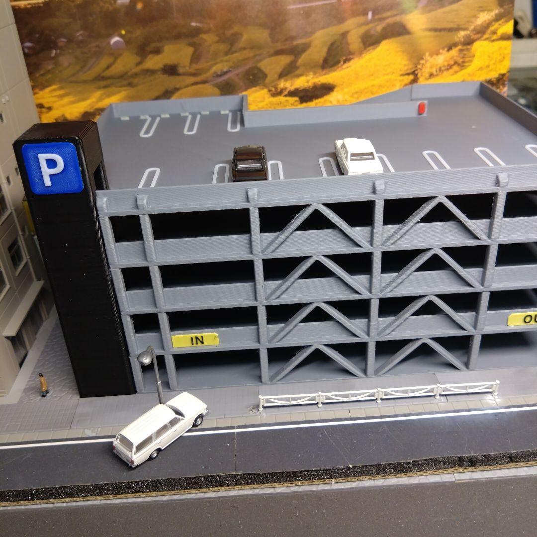 Nゲージ テナントビルと併設駐車場ミニジオラマ