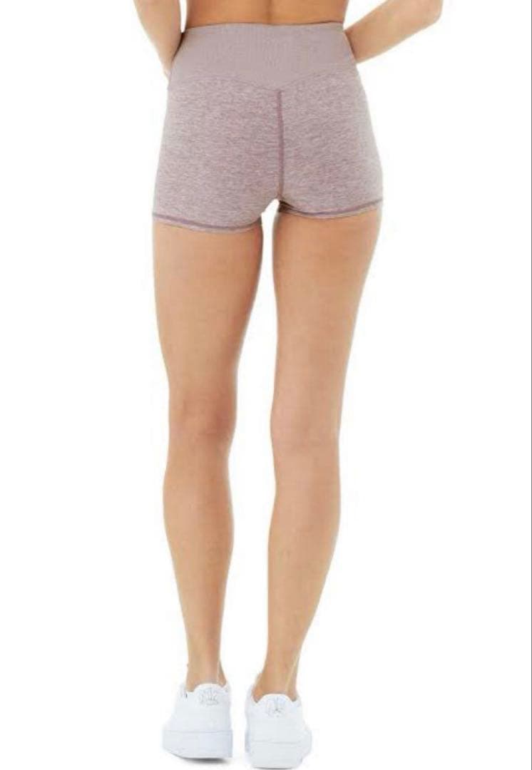 alo yoga アロー　ヨガ　ブラトップ　ショートパンツ