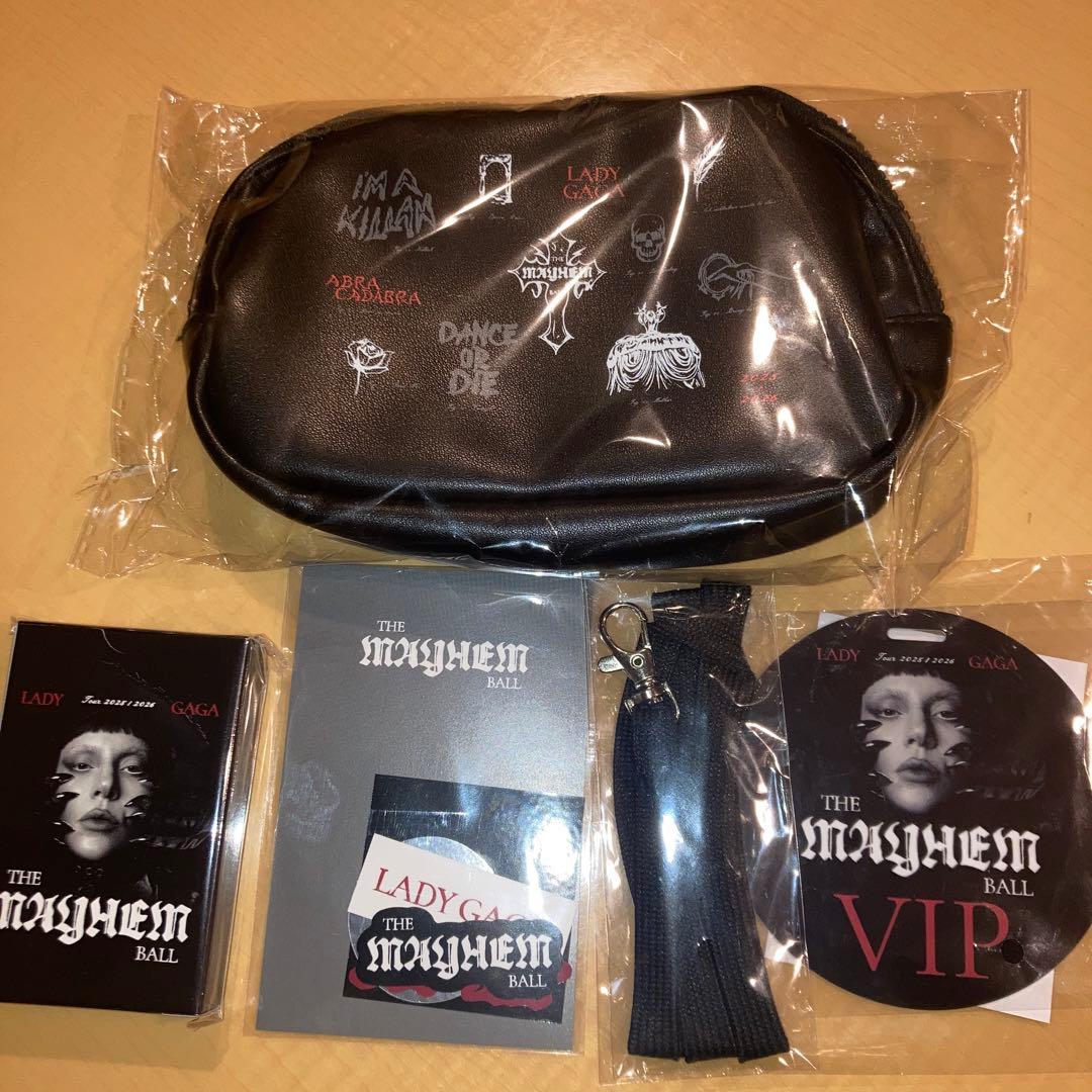 LadyGaga VIP Silver MAYHEM Ball VIP限定グッズ