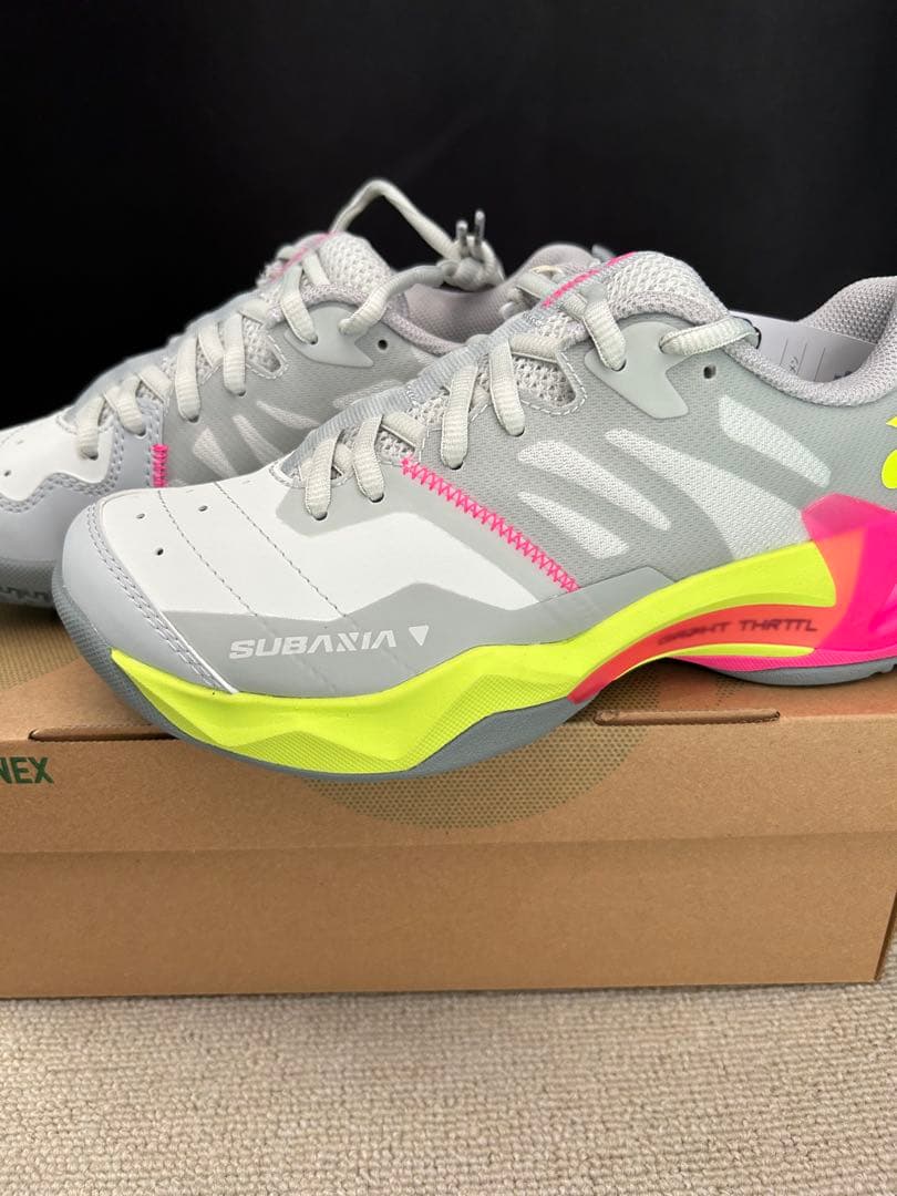 25.5cm サブアクシアウィメン　新品未使用　ヨネックス　バドミントンシューズ