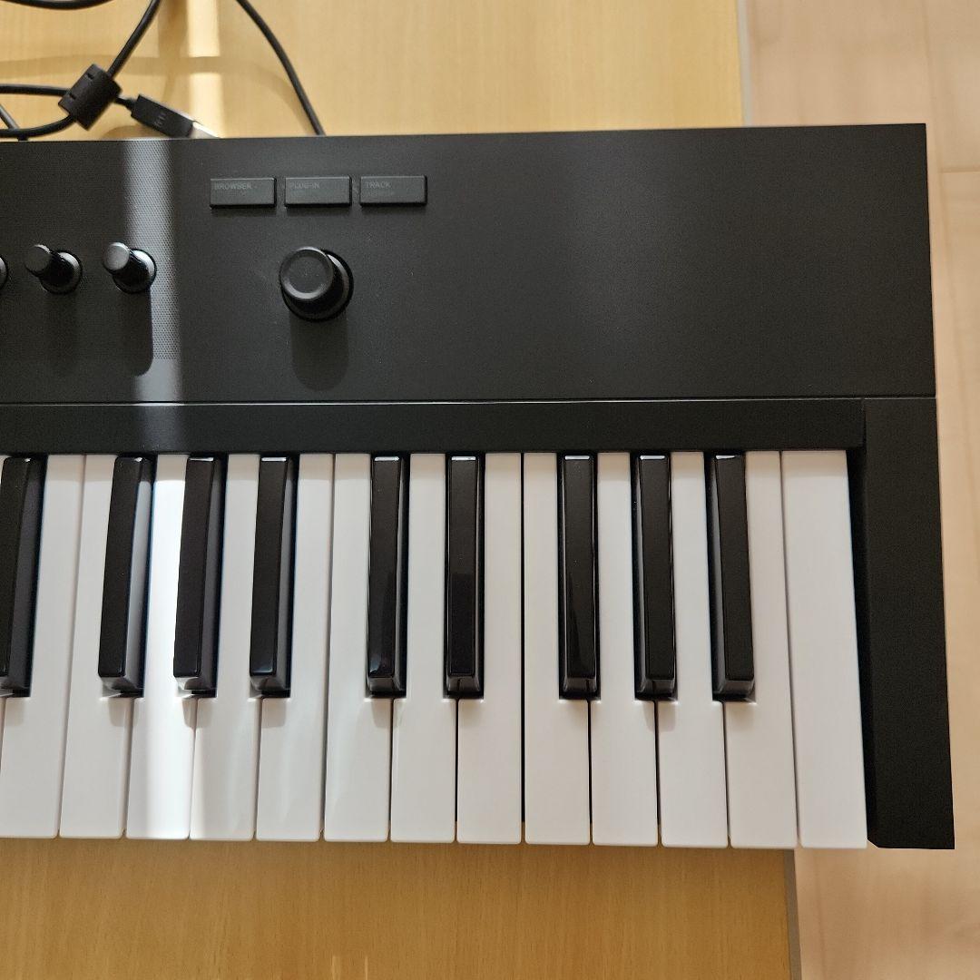 KOMPLETE KONTROL A49 MIDIキーボード