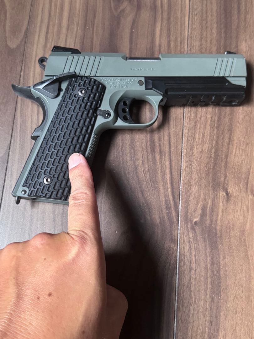 東京マルイ　フォリッジウォーリア　マガジン２本付き