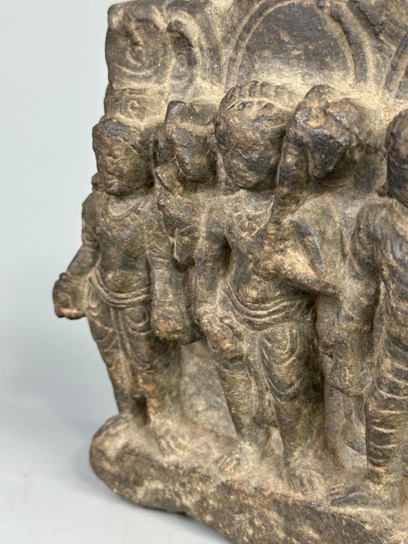 仏教美術ガンダーラ美術　石仏レリーフ彫刻人物像　石彫装飾　 古代インド　古物保証