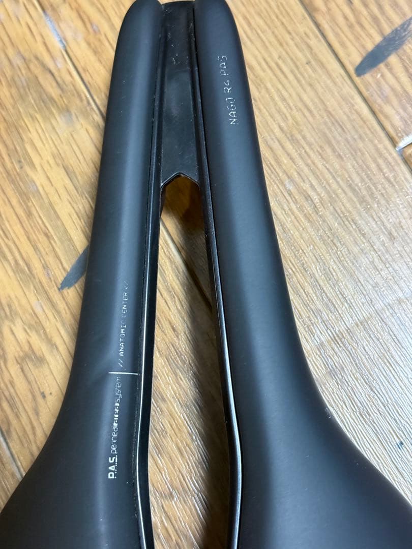 PROLOGO NAGO R4 PAS Tirox サドル