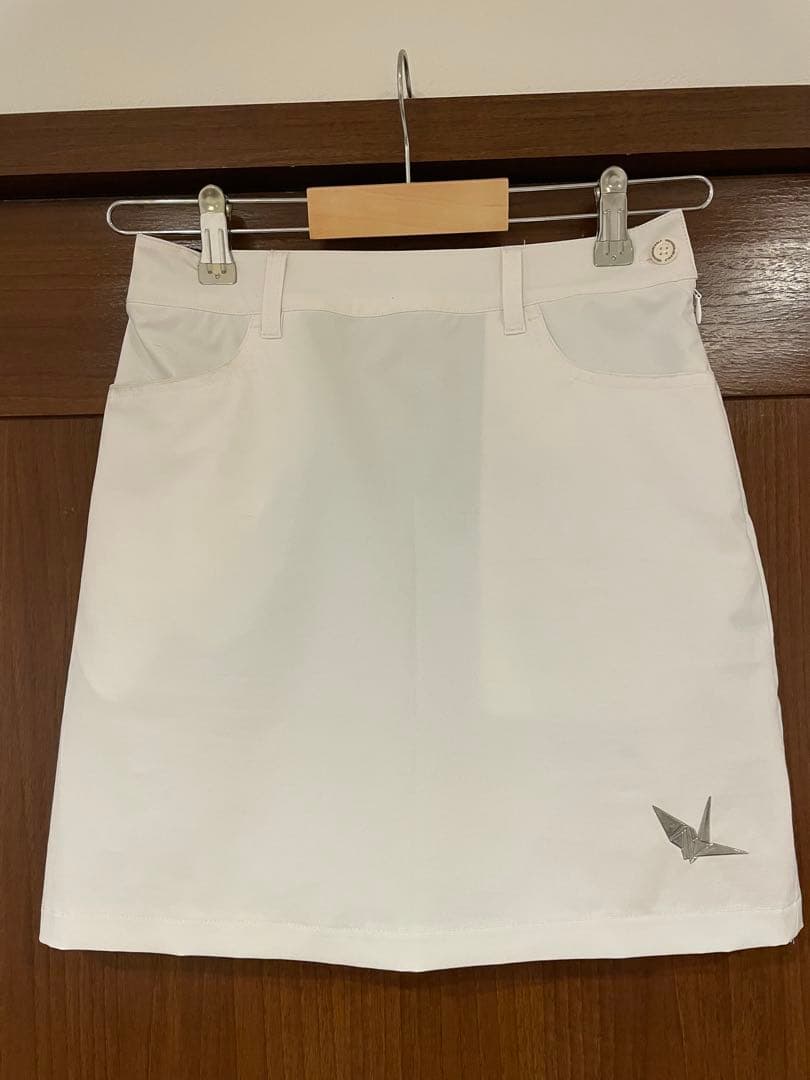 1PIU1UGUALE3 ゴルフ レディーススカート ホワイト S