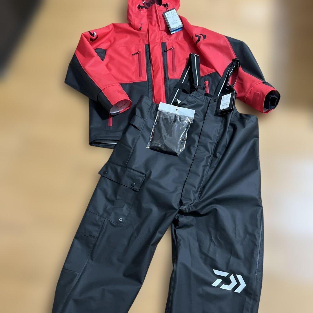 ダイワ　オーシャンレインスーツ　Lサイズ
