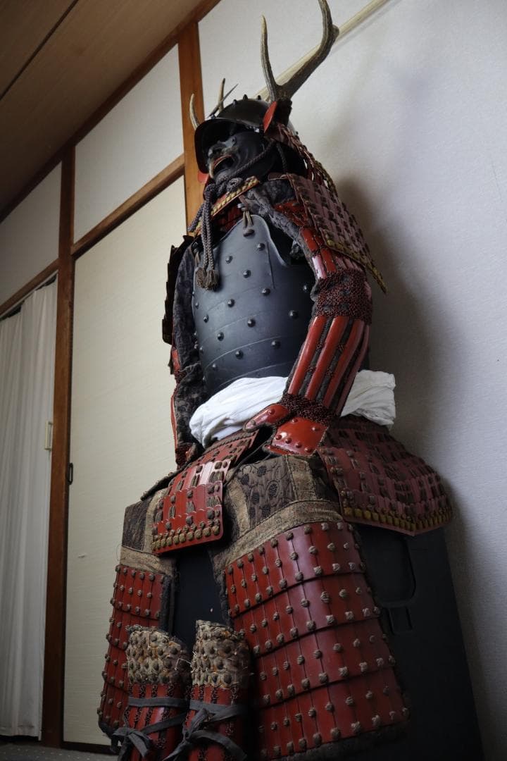 BLACK　赤備当世具足　丸武工房（光忍）制作甲冑　等身大