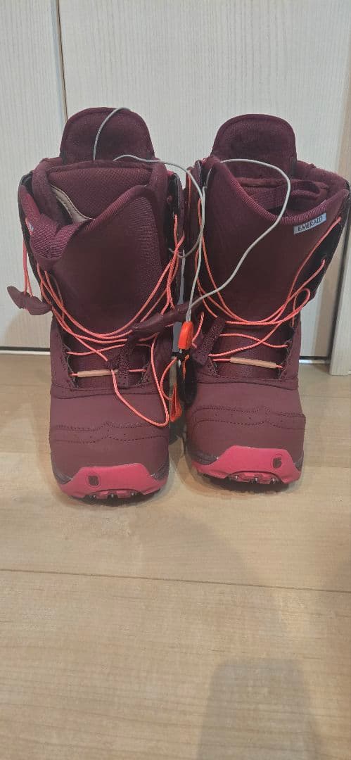 綺麗！！BURTON スノーボードブーツ(女性用)