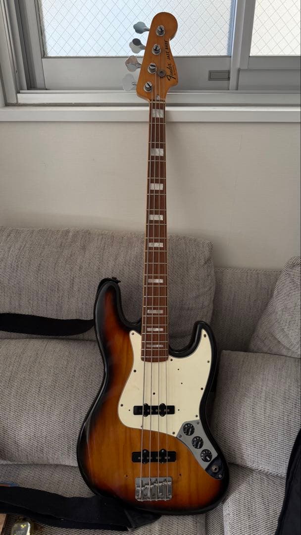 Fender Jazz Bass サンバースト 4弦