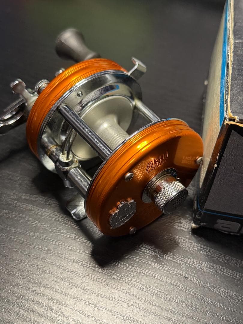 アブガルシア　アンバサダー　5500c サンセットオレンジ