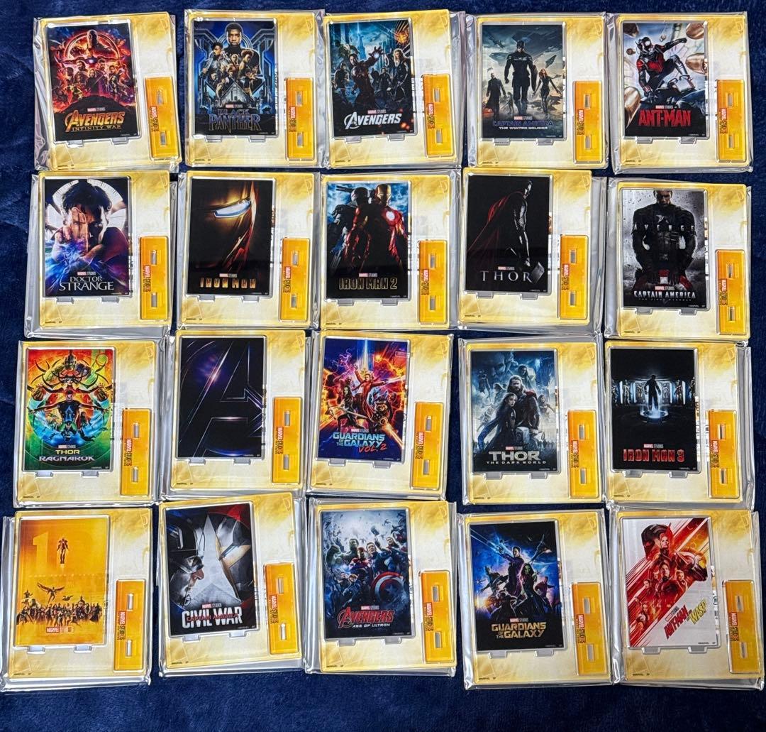 マーベル　アベンジャーズ　アクリルスタンド　グッズ　ポスターコレクション