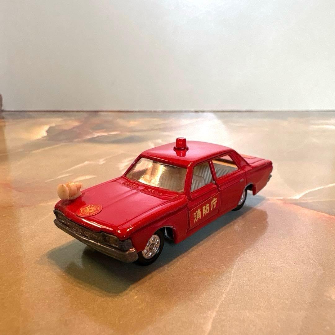 トミカNO.27 トヨタクラウンファイアチーフカー 1Eホイール 日本製