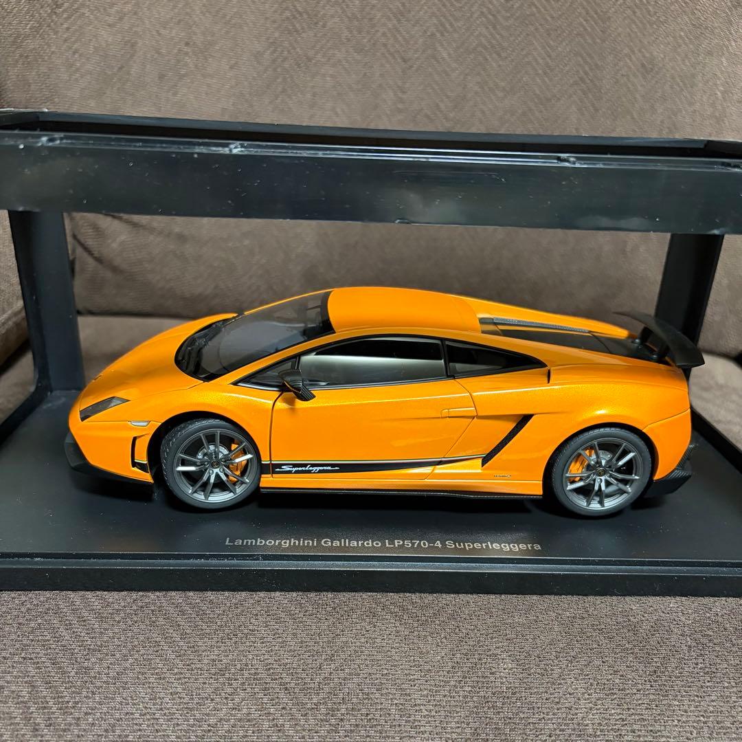 ハチハチAUTOart Lamborghini Gallardo
