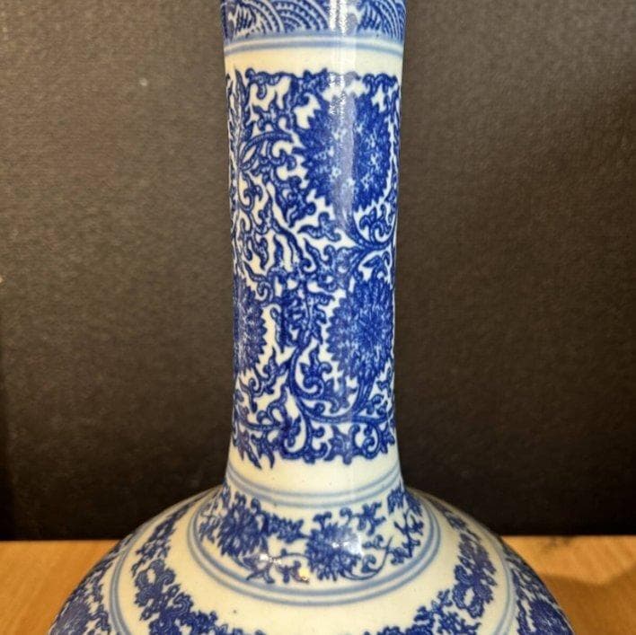 S8006　大清乾隆年製　青花　花瓶　中国古玩　古術　花器　陶器　希少　年代物