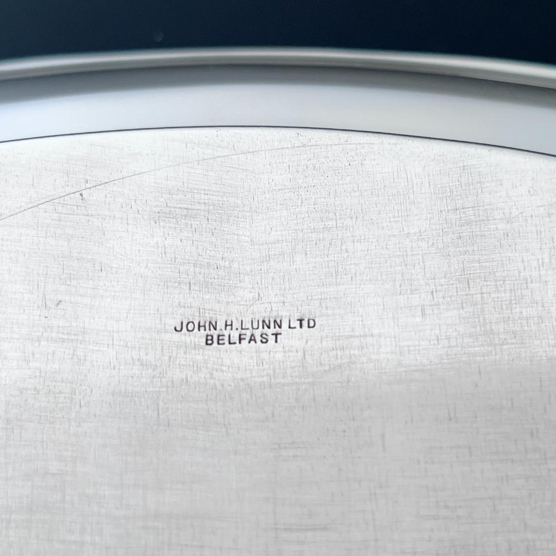 【英国】ブレッドプレート【シルバープレート】 優雅なチェイシング