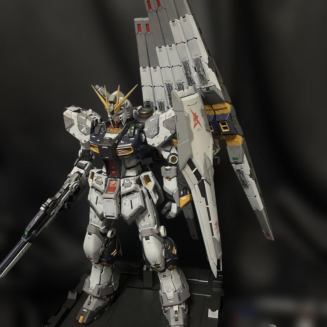 PG UNLEASHED 1/60 νガンダム 国内正規品塗装済み完成品