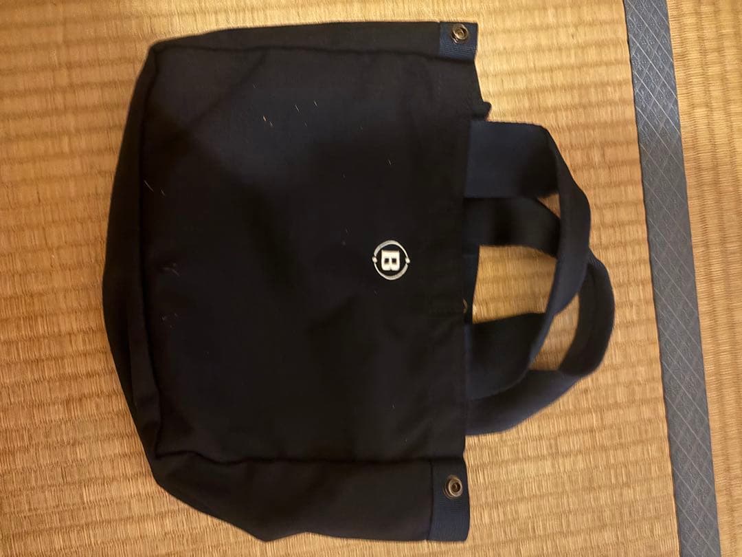 BRIEFINGネイビー　ラウンドバッグ