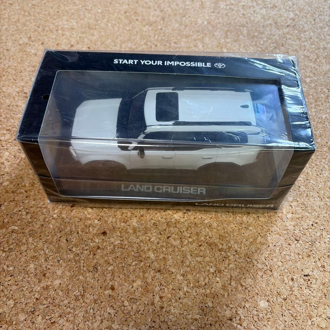 ランドクルーザー 1/30 ミニカー