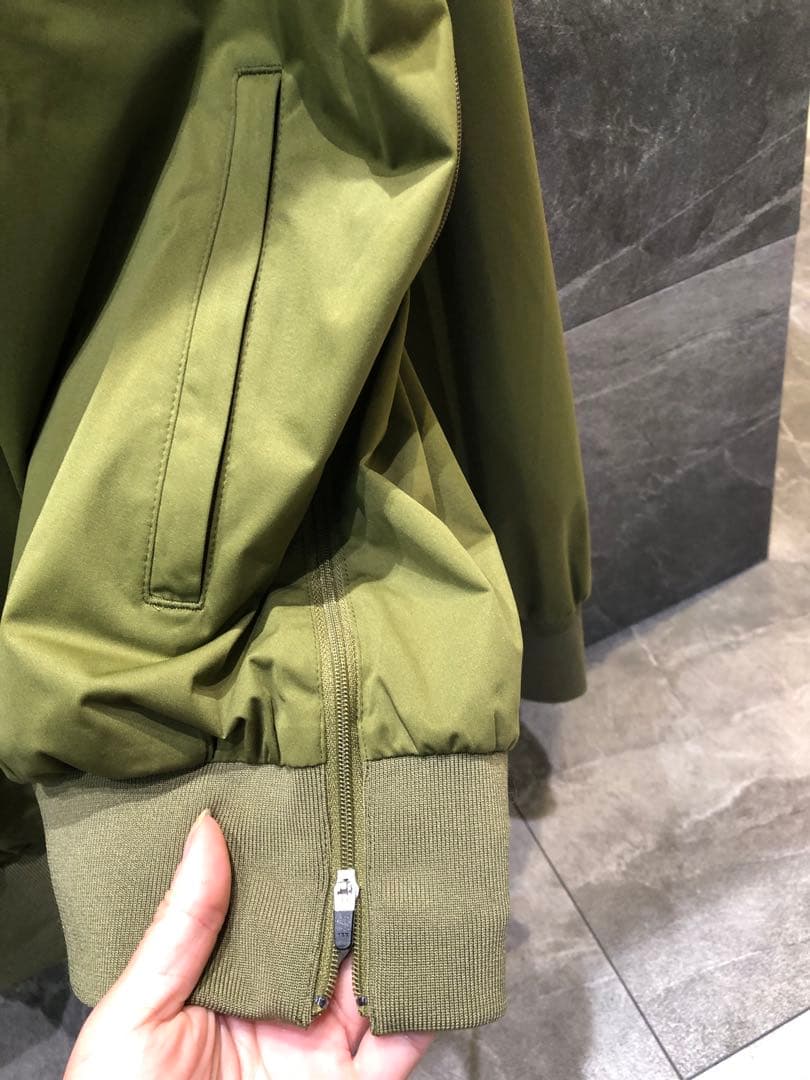 V12 メンズ　スニード　Mサイズ