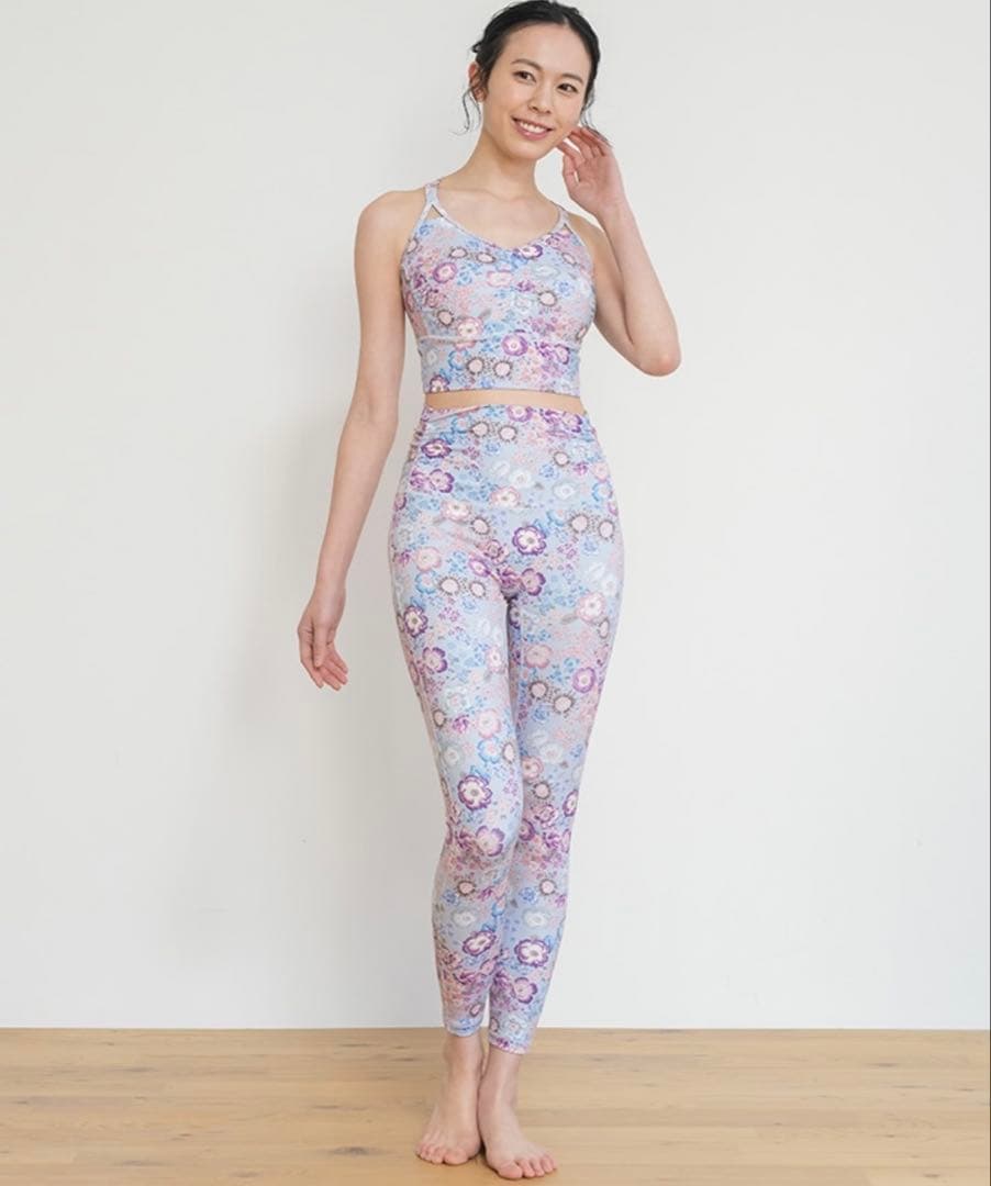 【SUKALA】エンブロイダリープリント　ヨガウェア　上下セット　Mサイズ