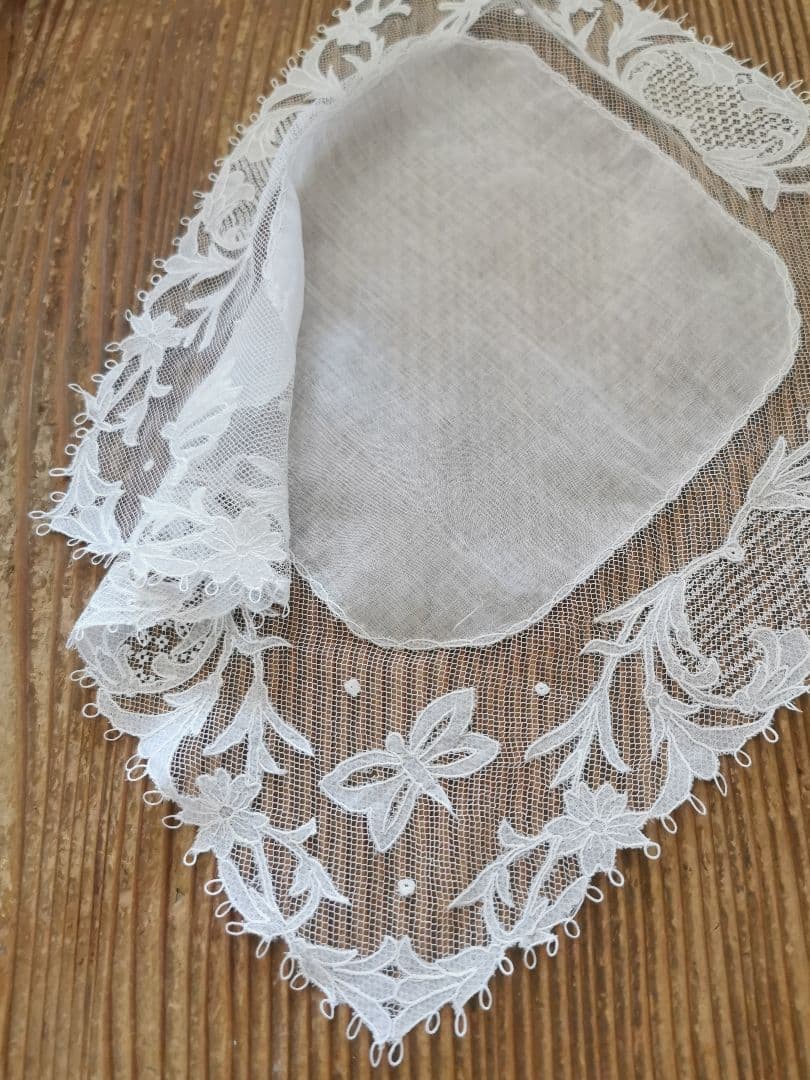 アンティーク キャリックマクロスレース バタフライと花 チュール ハンカチクロス