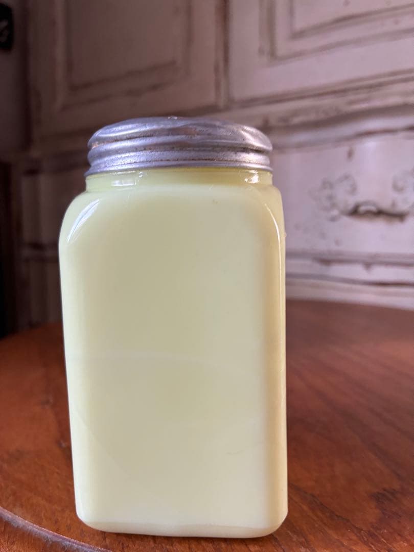 アンティーク　マッキー　カスタード　ミルクガラス　シェイカー　調味料入　アメリカ