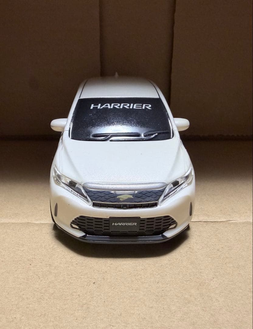 ドライブタウン トヨタ ハリアーターボ60系 プルバックミニカー カラーサンプル