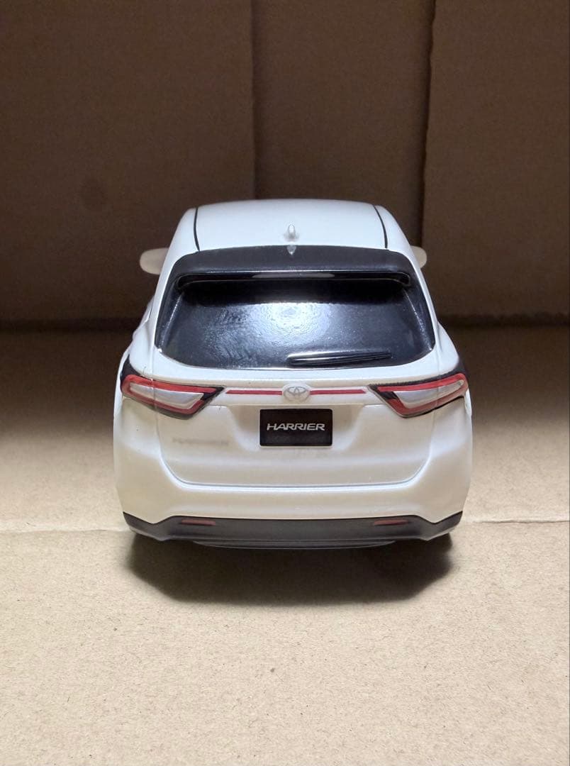 ドライブタウン トヨタ ハリアーターボ60系 プルバックミニカー カラーサンプル