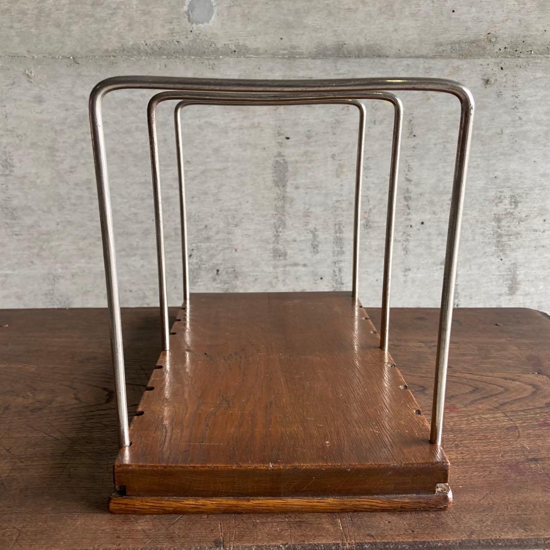 古い味のある本棚 書類 飾り台 スタンド ラック 木製 金属 レトロ ビンテージ