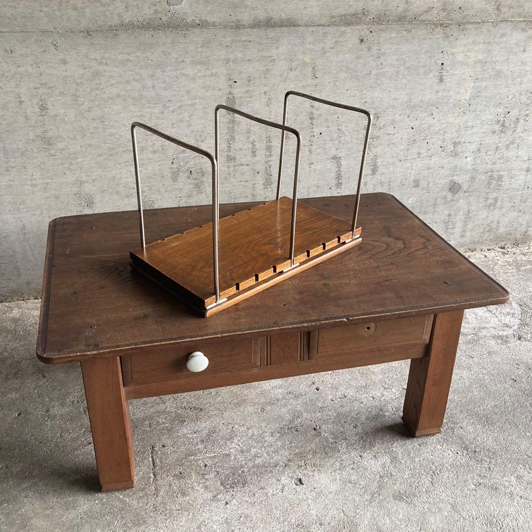 古い味のある本棚 書類 飾り台 スタンド ラック 木製 金属 レトロ ビンテージ