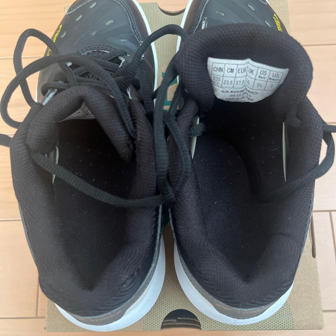 【美品】YONEX パワークッション65Z 23.5センチ