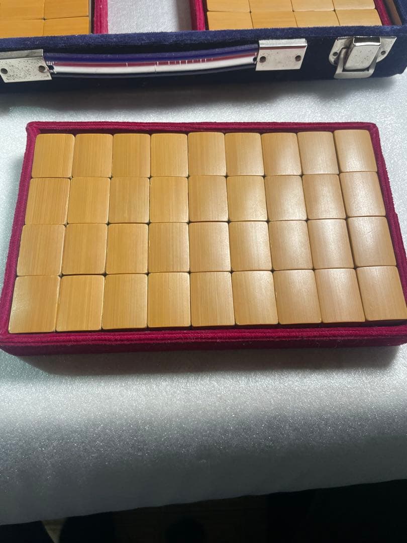 【希少・真彫】麻雀牌 牛骨・背竹牌 1枚12g 昭和レトロ 付属品完備 保証票付