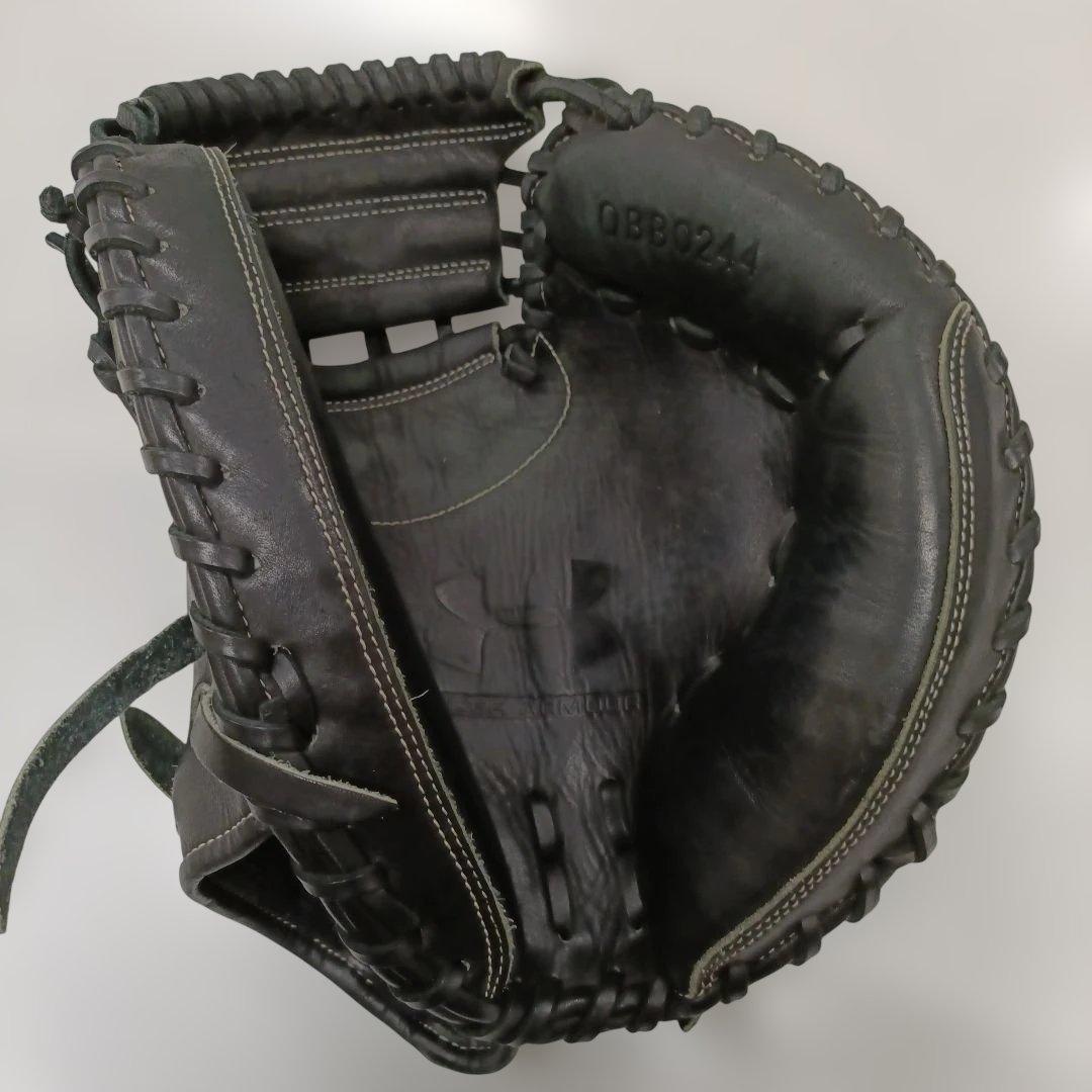 美品 UNDER ARMOUR キャッチャーミット 一般 軟式