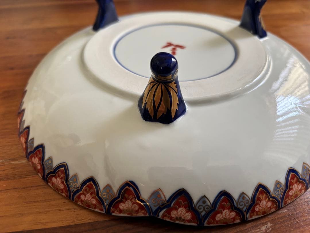 其泉作　極錦金彩鳳凰文　三足 盛皿　（共箱付き）