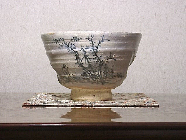 常滑焼　松本重信 作　山本石荘絵付　鉄絵茶碗　共箱　無傷　保証。