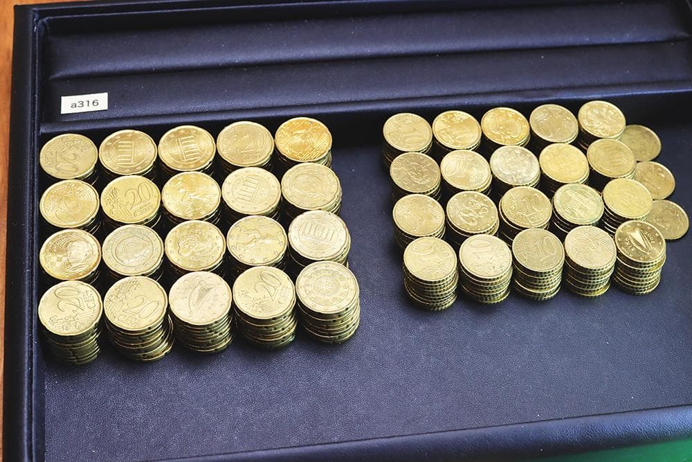 a316 ユーロ　　硬貨　ヨーロッパ　73.37ユーロ　コレクション　大量