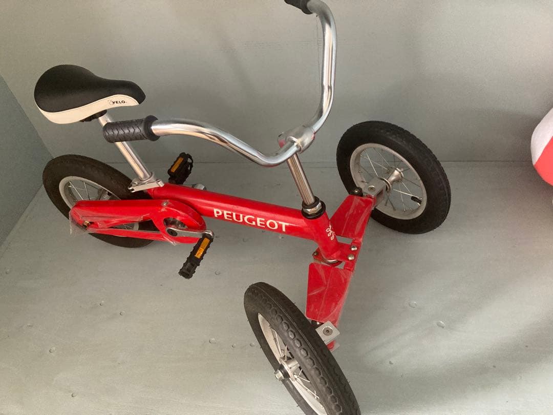 ビンテージ　PEUGEOT 赤 三輪車