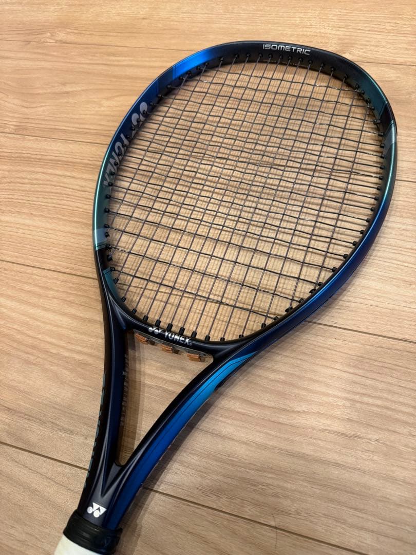 YONEX EZONE 100 硬式テニスラケット
