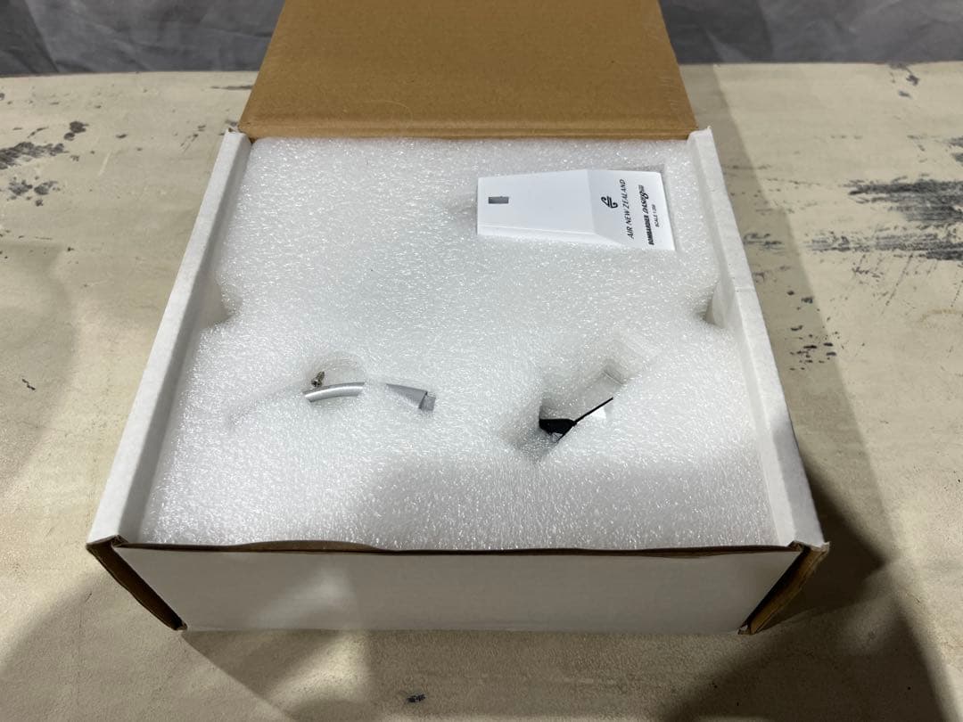 航空機・ヘリコプター BOMBARDIER DASH 8 Q300 AIR NEW ZEALAND