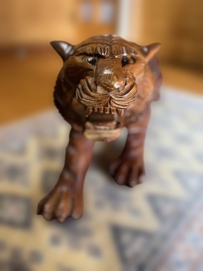 木彫り虎 置物 大型 手彫り 彫刻 オブジェ 縁起物