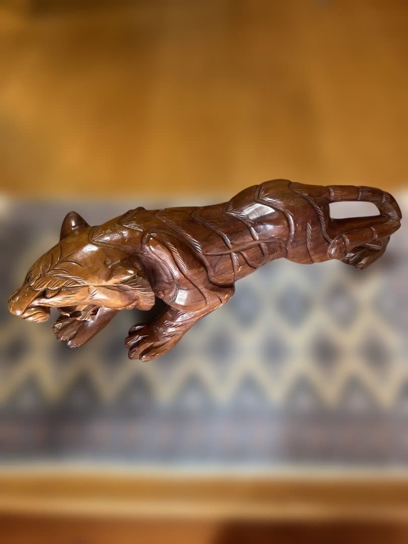 木彫り虎 置物 大型 手彫り 彫刻 オブジェ 縁起物