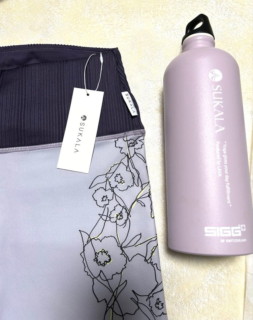 新品スカーラ2点　レギンスMと水素水ボトルのセット