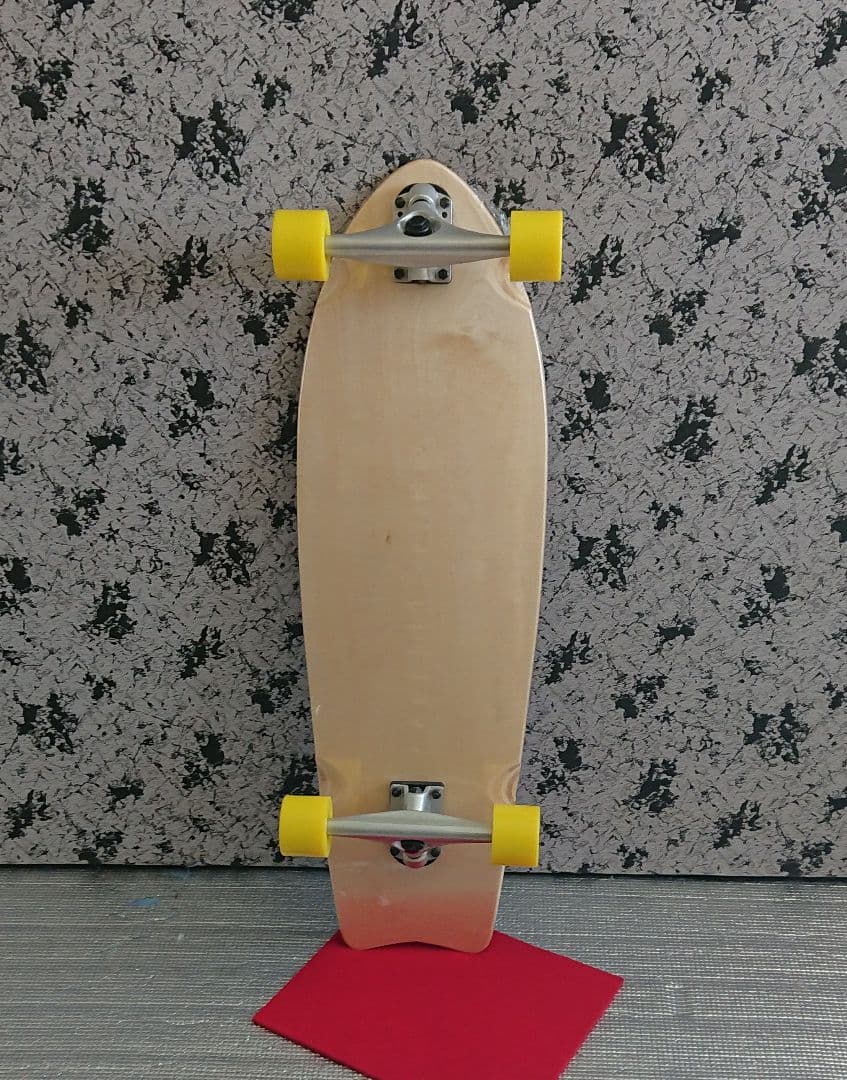 大放出　イエロー　31.5＜税送料2770円込み＞カスタム　前後カービングＴ搭載