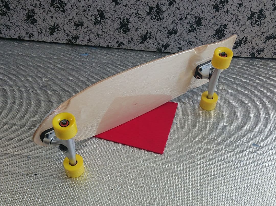 大放出　イエロー　31.5＜税送料2770円込み＞カスタム　前後カービングＴ搭載