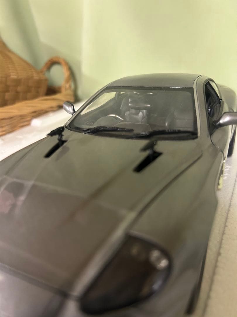 007 ボンドカー　アストンマーチン　ヴァンキッシュ　ジェームスボンド