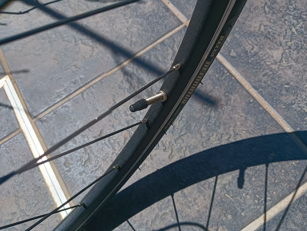 NESTO ネスト FALAD 新品ヘルメット付き ロードバイク